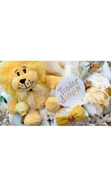 Lumanare de botez handmade cu jucarie de plus leut haios, Leul junglei 16